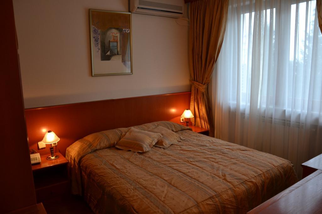 Hotel Dva Bisera Lagadin Bagian luar foto